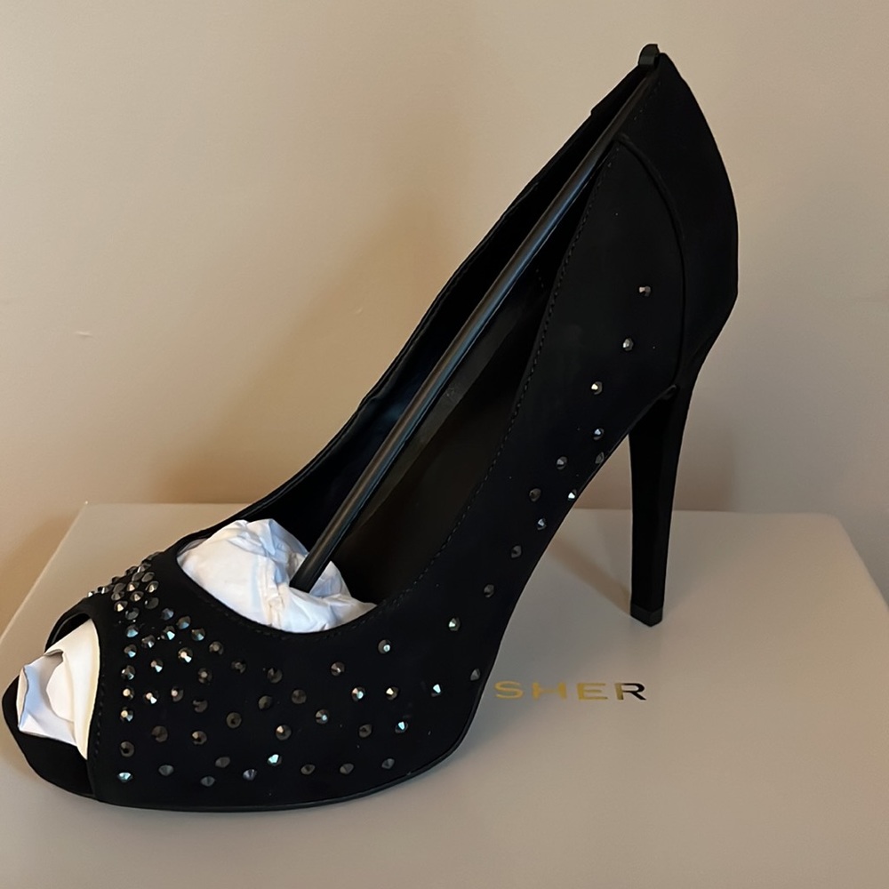 NWT Marc Fisher Harpy Studded Platform Stiletto Pump, Black Size 8 - Picture 5 of 7
